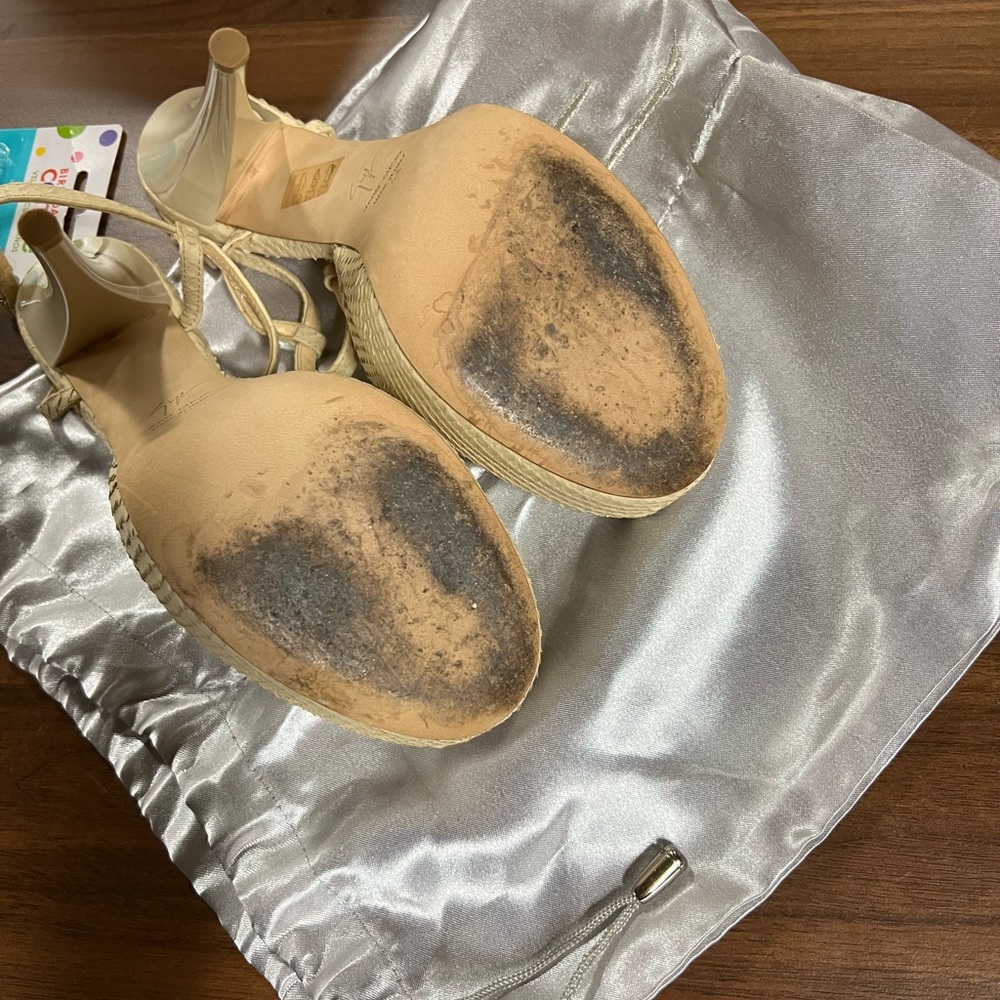 Giuseppe Zanotti Beige Python Embossed Leather T-… - image 5